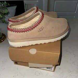 UGG Tasman